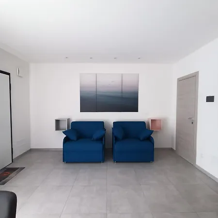 Laura House 2 Appartement *